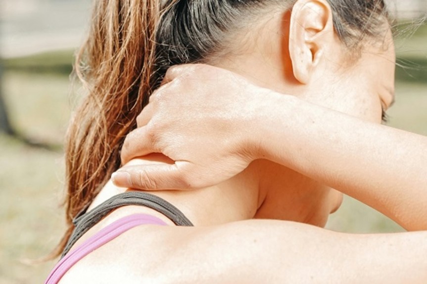 A Wry Neck (Torticollis): Symptoms, Causes &&nbsp;Treatment